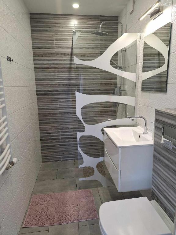 Pokój Dwuosobowy typu Deluxe z balkonem - Zdjęcie 4